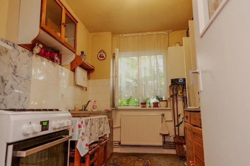 Apartament cu 4 camere semidecomandat în Șega