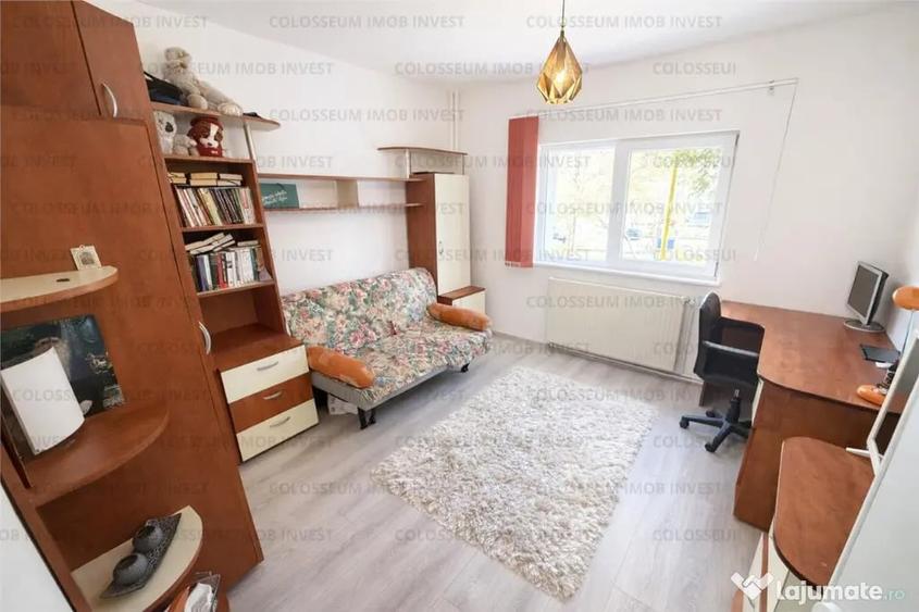 Apartament cu 3 camere decomandat în Calea București