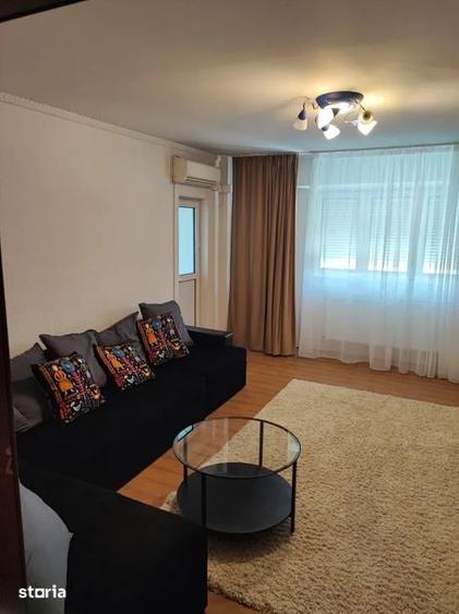 Apartament cu 3 camere în Mihai Bravu