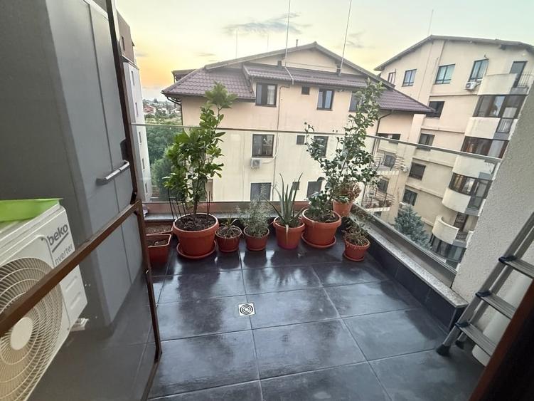 Apartament cu 2 camere decomandat, mobilat în Sisești