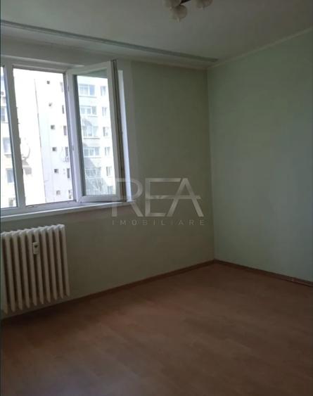 Apartament cu 3 camere semidecomandat în Drumul Taberei