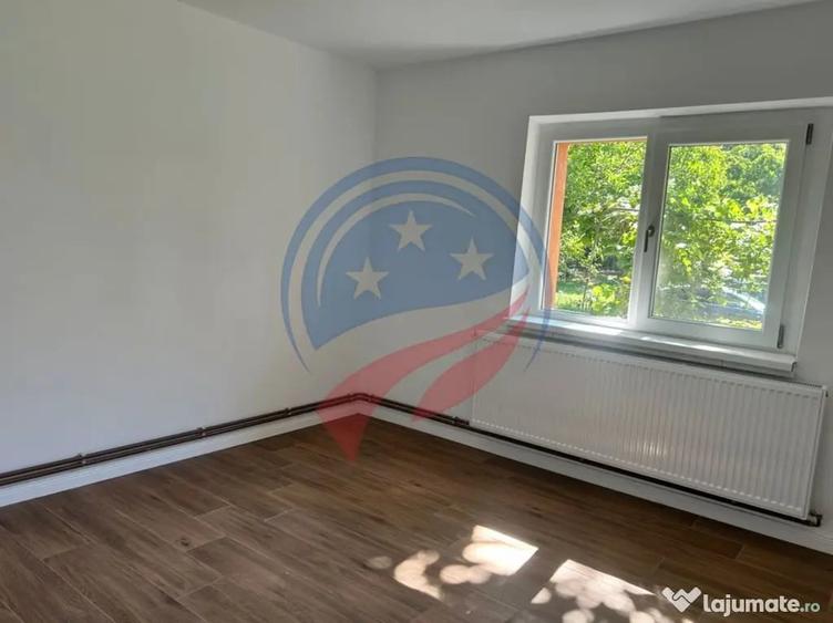 Spațiu comercial, de 48 mp, în Central