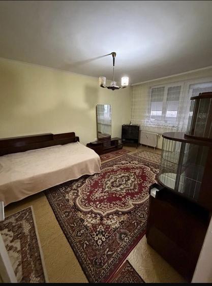 Apartament cu 3 camere decomandat în Rogerius