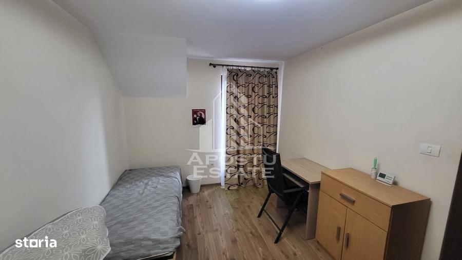 Casă cu 4 camere în Dumbrăvița
