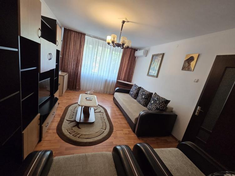 Apartament cu 2 camere decomandat, mobilat în Păcii