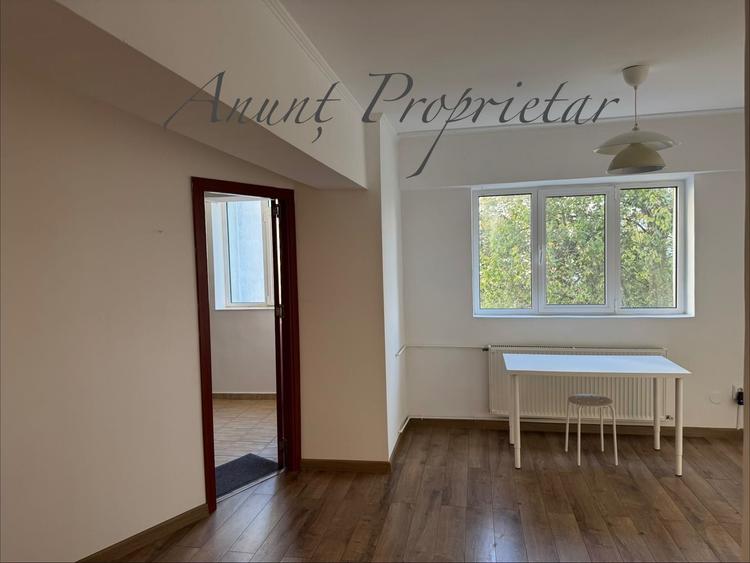 Apartament cu 4 camere semidecomandat în Moșilor