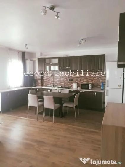 Apartament cu 3 camere semidecomandat în Florești