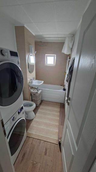 Apartament cu 3 camere decomandat în Miorița