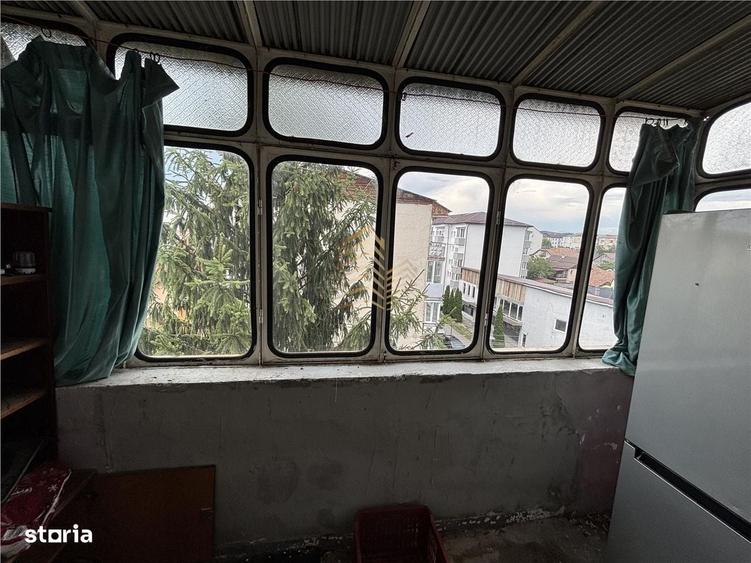 Apartament cu 3 camere decomandat în Ciupercenii Noi