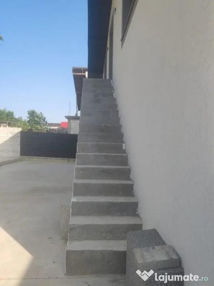 Spațiu comercial, de 386 mp, în Bălteni