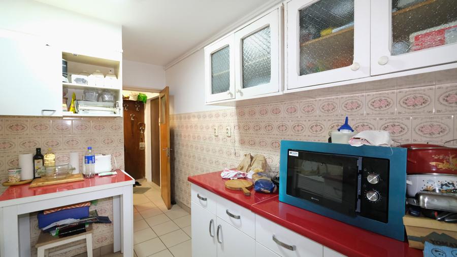 Apartament cu 4 camere în Berceni