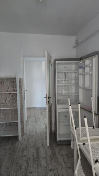 Proprietar, dau spre inchiriere apartament decomnadat cu 3 camere, Pacurari, Lukoil - 3