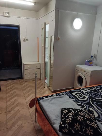 Garsonieră semidecomandată în Podu Roș