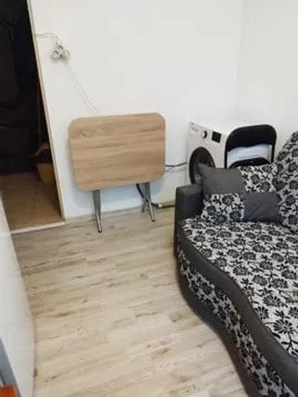 Garsonieră semidecomandată, mobilată în Craiovița Nouă
