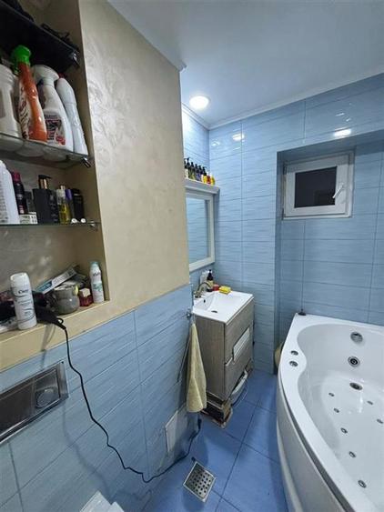 Apartament cu 4 camere decomandat în Cug