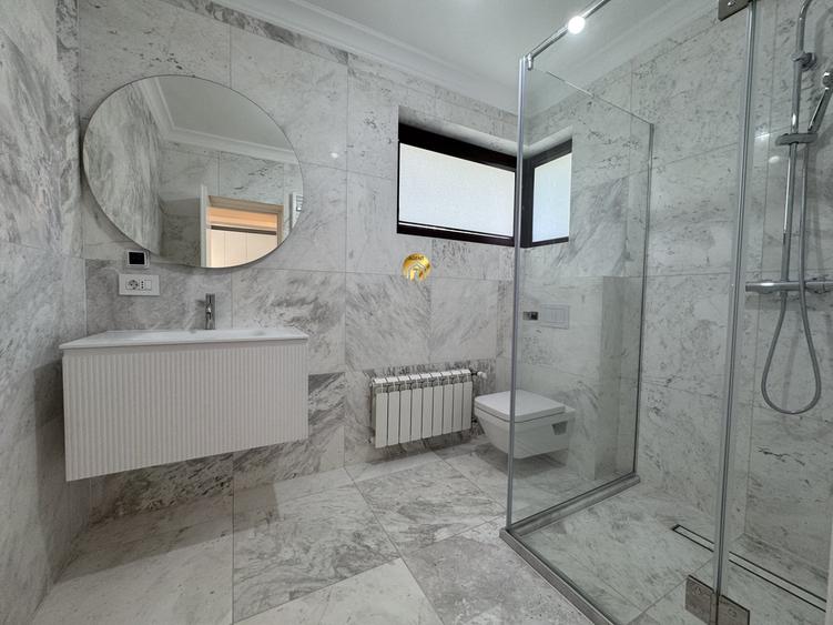 Casă individuală cu 6 camere cu Canalizare în Băneasa
