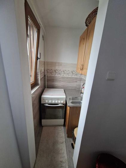 Garsonieră decomandată în Sud