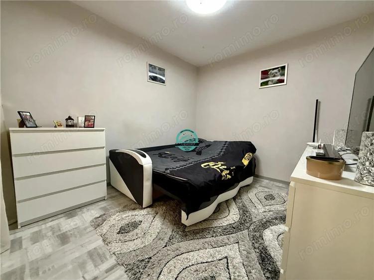Apartament cu 2 camere nedecomandat, mobilat în 7 Noiembrie