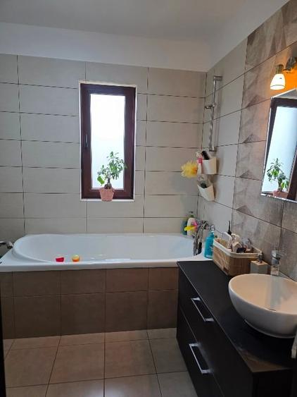 Apartament cu 2 camere nedecomandat, mobilat în Calea Urseni