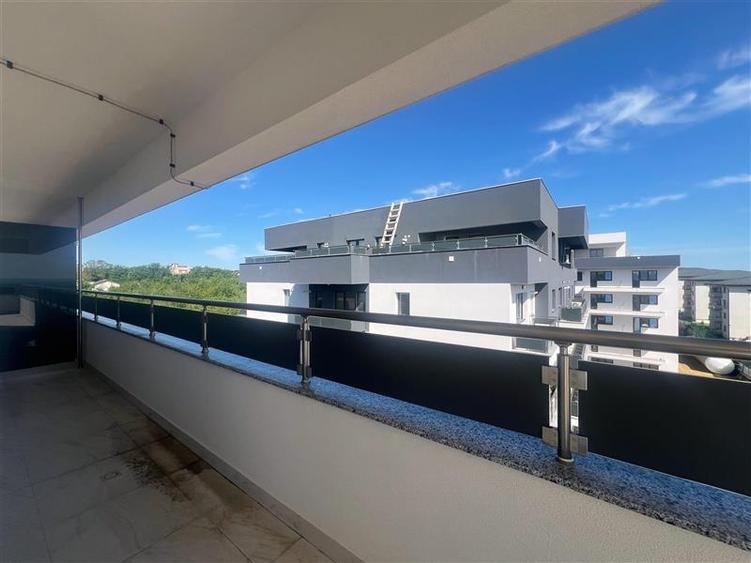 Penthouse cu 4 camere decomandat în Galata