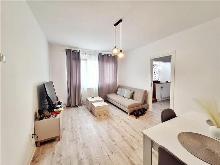 Apartament cu 2 camere nedecomandat în Central