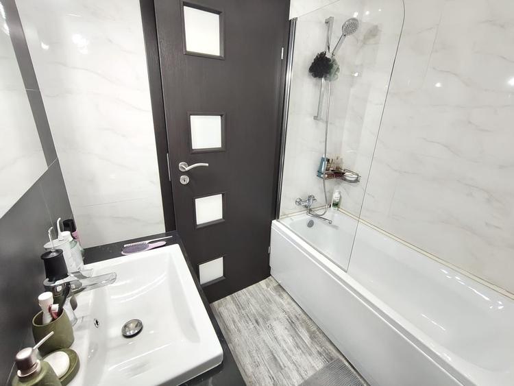 Apartament cu 3 camere decomandat, mobilat în Politehnica