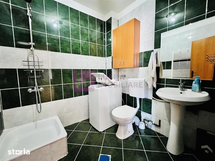 Apartament cu 3 camere în Vasile Aaron