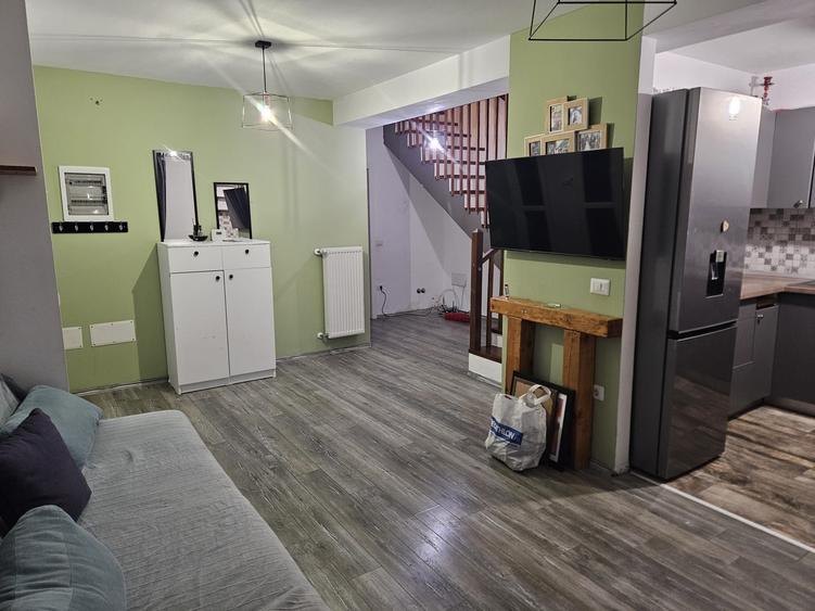 Duplex cu 3 camere cu Canalizare în Dumbrăvița