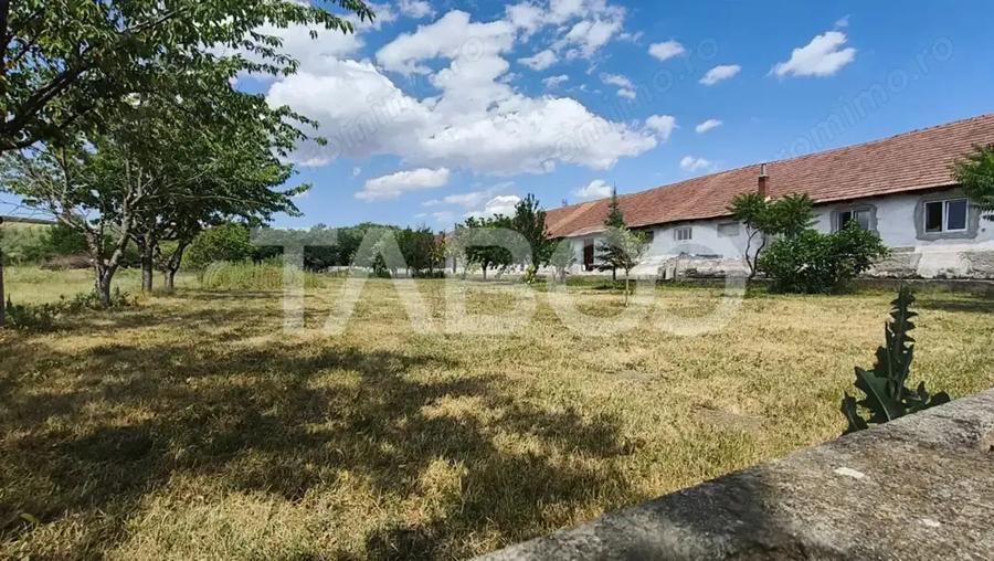 Spațiu comercial, de 8,000 mp, în Săliștea