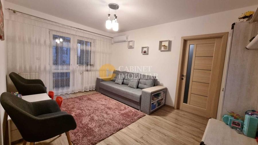 Apartament cu 3 camere decomandat, mobilat în Cug