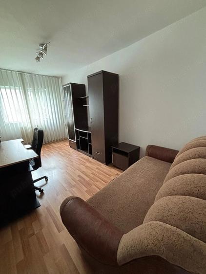 Apartament cu 4 camere decomandat în Micro 4