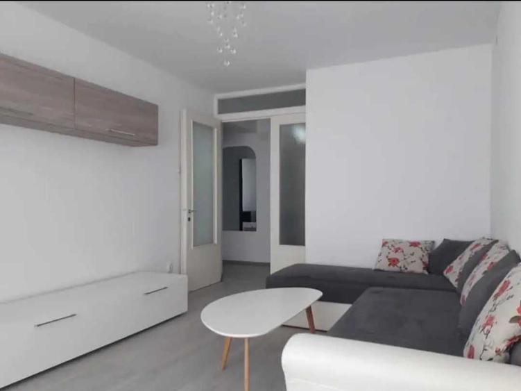 Apartament cu 2 camere decomandat în Ștrand