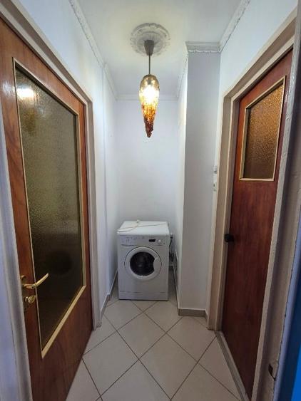 Apartament cu 3 camere decomandat, mobilat în Berceni