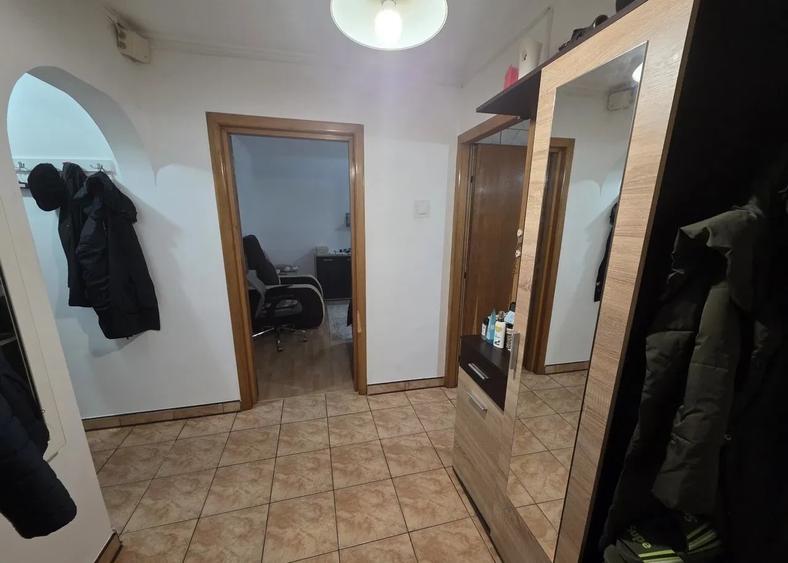 Apartament cu 3 camere, mobilat în Gorjului