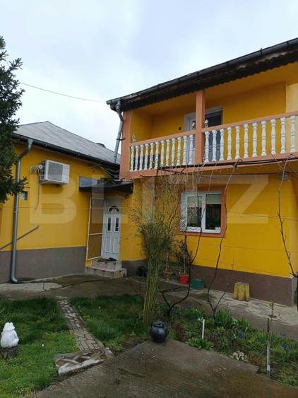 Casă individuală cu 5 camere cu Garaj în Bariera Vâlcii