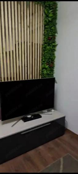 Apartament cu 3 camere semidecomandat în Tomis III