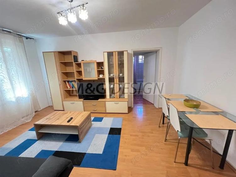 Apartament cu 3 camere semidecomandat, mobilat în Medicină