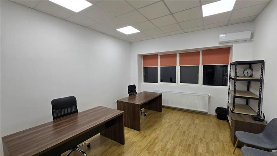 Birou, de 25 mp, în Central