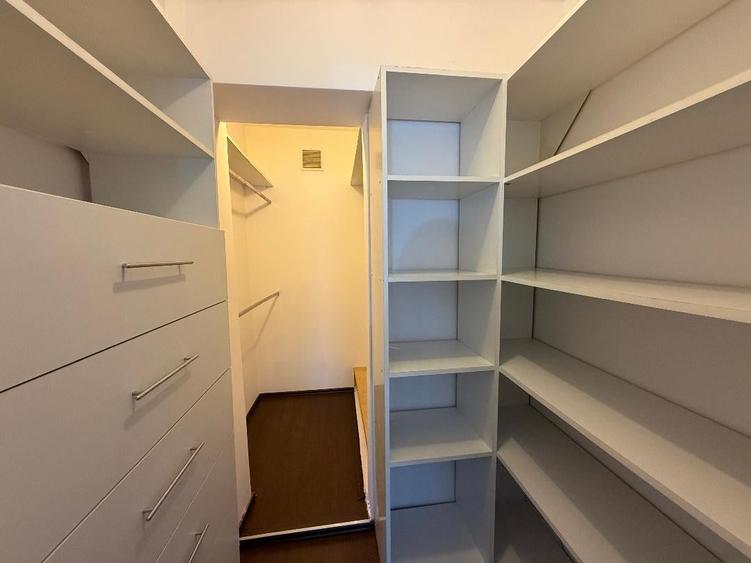 De inchiriat Apartament 3 camere cu scara interioara, zona Centru. - 13