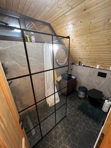 Casă cu 4 camere cu Teren 5000 Mp în Pietreni