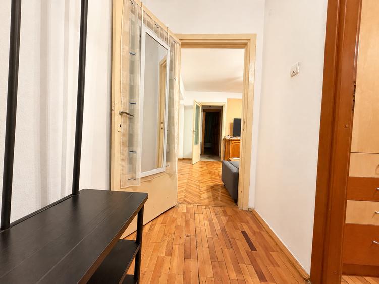 Apartament cu 2 camere semidecomandat în Soarelui