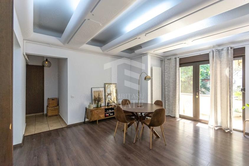 Apartament cu 4 camere semidecomandat în Kiseleff