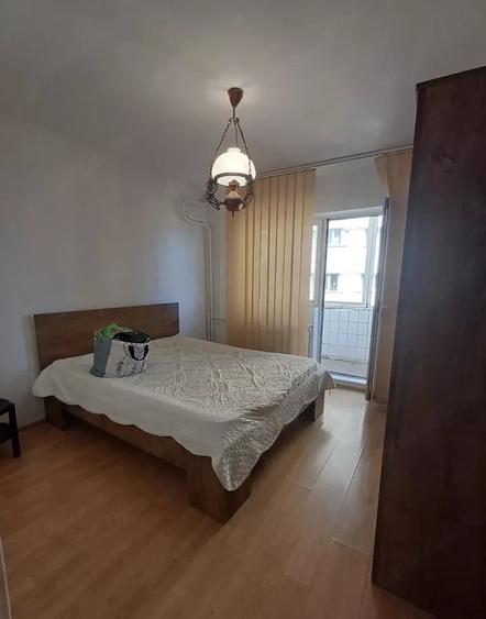 Apartament cu 3 camere decomandat, mobilat în Pantelimon