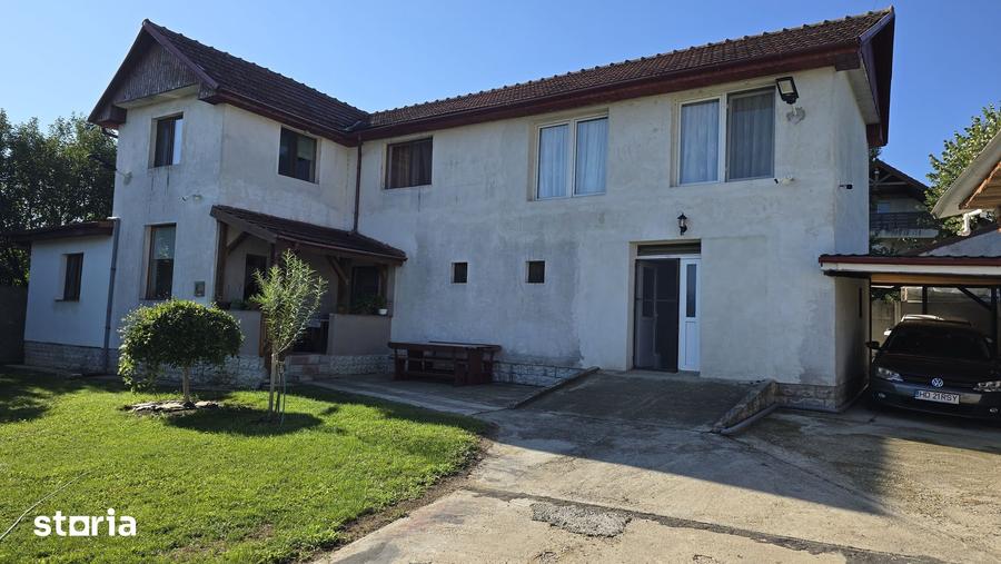 Casă cu 5 camere cu Teren 1054 Mp în Zăvoi