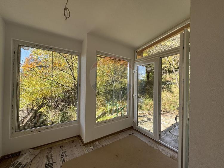 Casă cu 4 camere cu Teren 250 Mp în Vitrometan