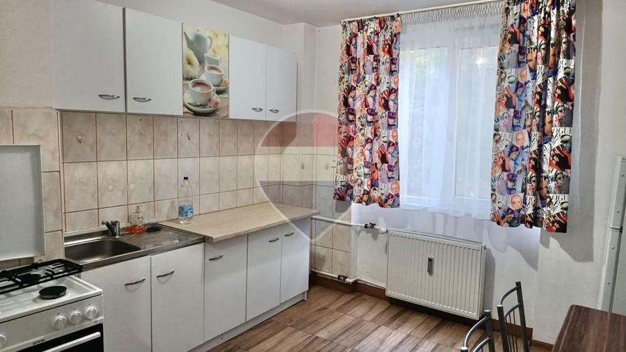 Apartament cu 2 camere semidecomandat în Decebal