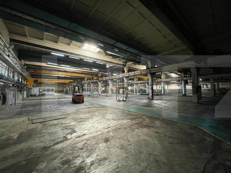Spațiu industrial, de 1,400 mp, în Iris