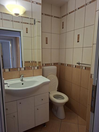 Apartament cu 3 camere decomandat în Central — fotografia 3