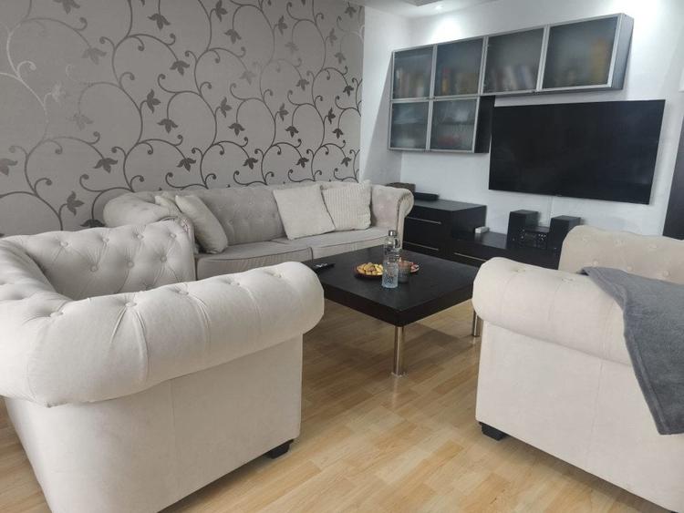 Apartament cu 4 camere decomandat, mobilat în Central