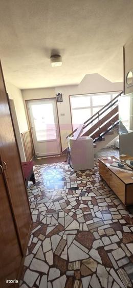 Casă cu 4 camere în Central